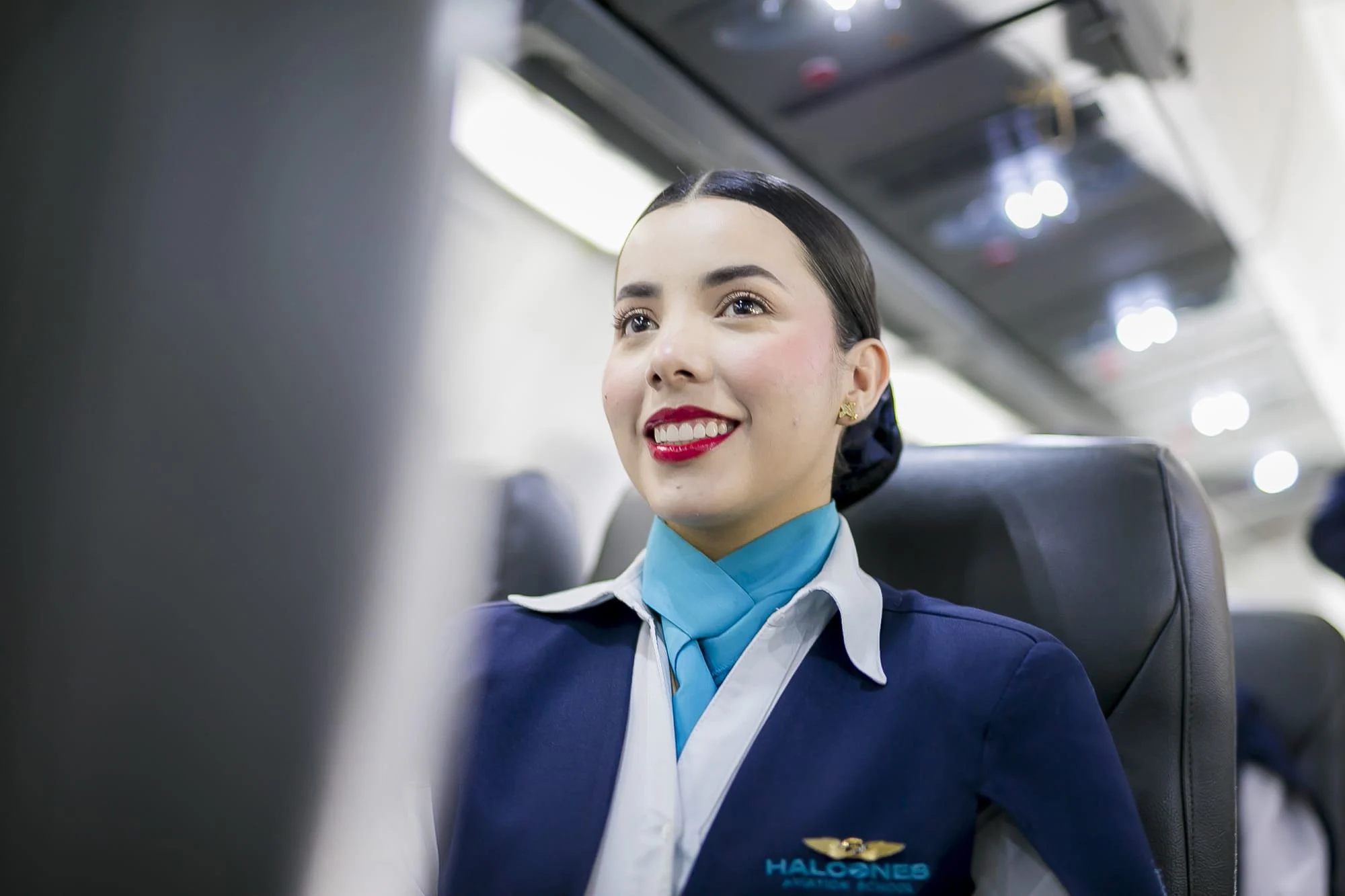 Tripulante de Cabina de Pasajeros de la Escuela de Aviación Halcones